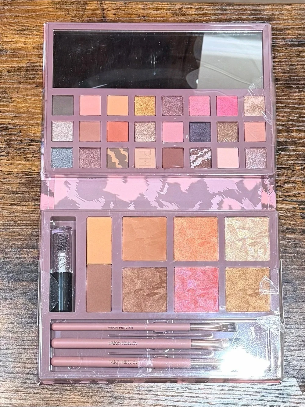 Paris Hilton RADIANT BLISS Book Palette with Mirror